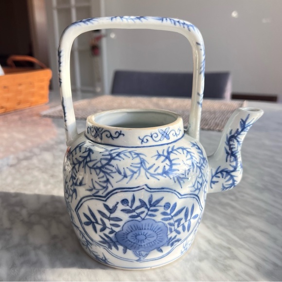Other - Asian Blue and White Ceramic Teapot - 4 cups